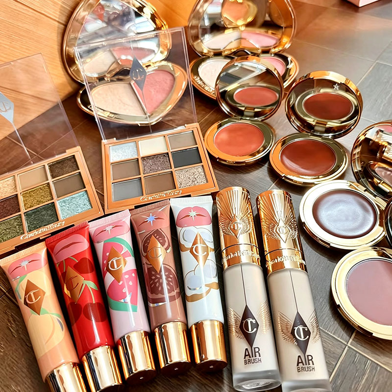 ラグジュアリーファッションCTブランドメイクアップ 9色アイ - Luxury Skincare And Makeup Brands のレビューと価格